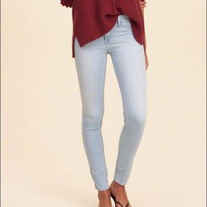 Light wash Hollister jeans